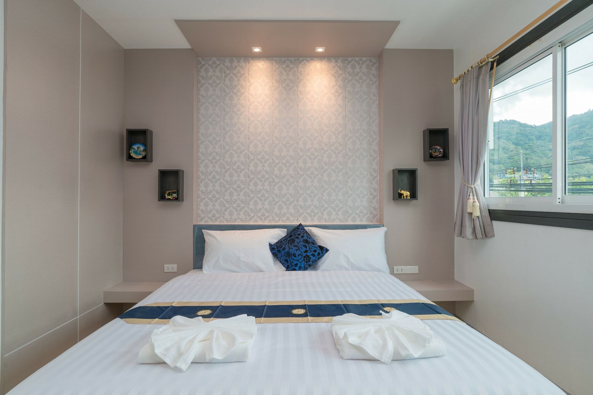 Baan Thai Beach Side Residence Patong Екстериор снимка