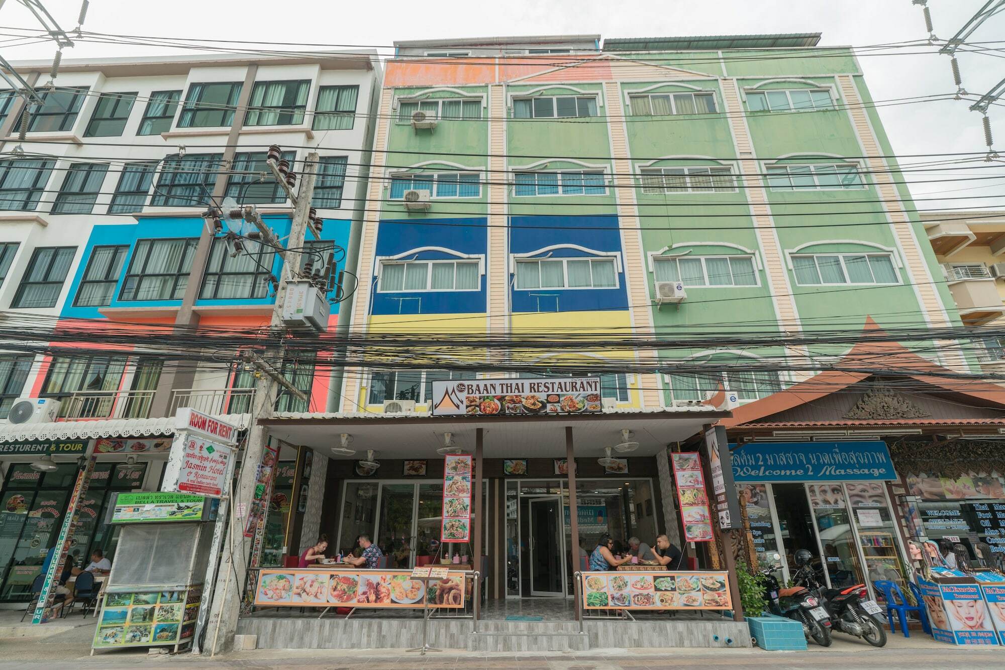 Baan Thai Beach Side Residence Patong Екстериор снимка